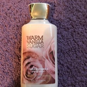 Warm Vanilla Sugar— lotion NWT